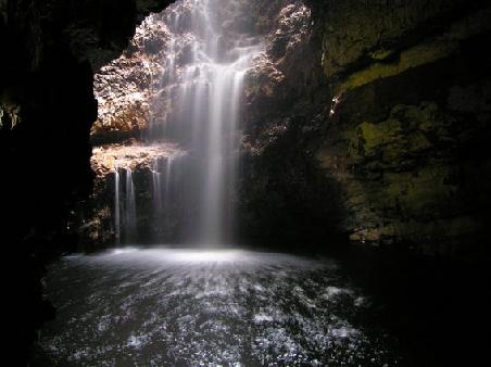 Smoo Cave Wasserfall