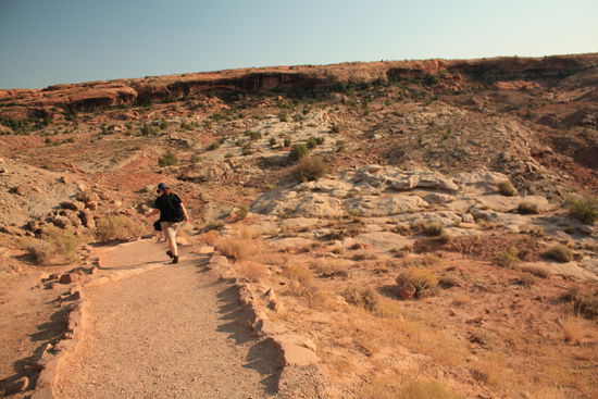 Die Wanderung zum Delicate Arch geht los...