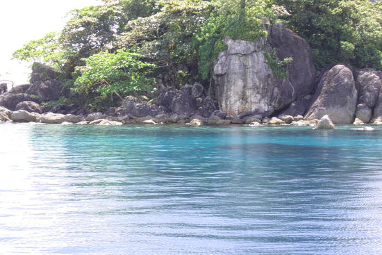 Mini-Insel mit einem herrlichen Korallenriff