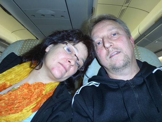 Im A330,4 Plätze in der Mittelreihe für uns zwei. Top!