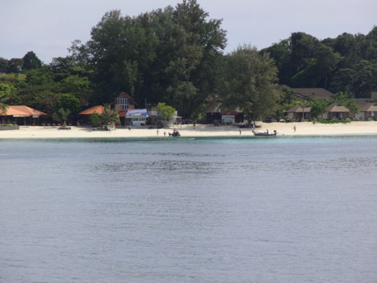 Ein letzter Blick zurück auf den Pattaya Beach . Am liebsten wären wir noch geblieben, aber es gibt ja auch noch anderes zu entdecken - auf nach Koh Lanta