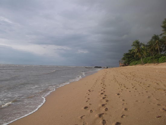 vom Resort aus nach rechts - und nach 5 Minuten sind wir ganz alleine 