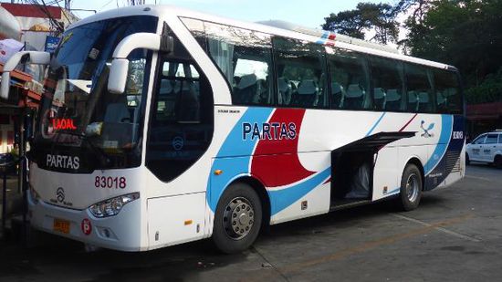 Dieser Bus bringt mich von Baguio nach Vigan, 6 Std. Fahrt, die kalt und laut waren.