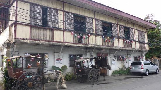 Diese Kutschen (Calesa genannt) sind hier im Stadtbild noch unglaublich oft zu sehen, kein Wunder, denn Vigan ist auch für die philippinischen Touristen sehenswert