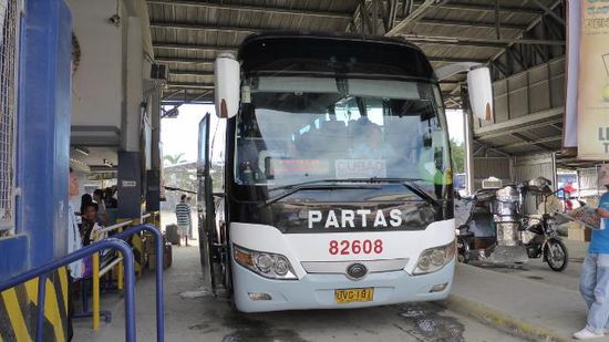 Da steht der Bus, der mich nach Manila zurückgebracht hat, auch wenn es verdammt lange gedauert hat.