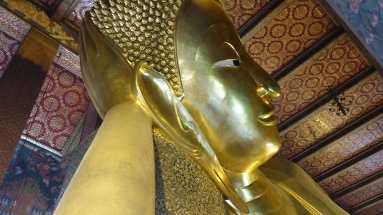 Der erste Blick auf den 46m langen Buddha
