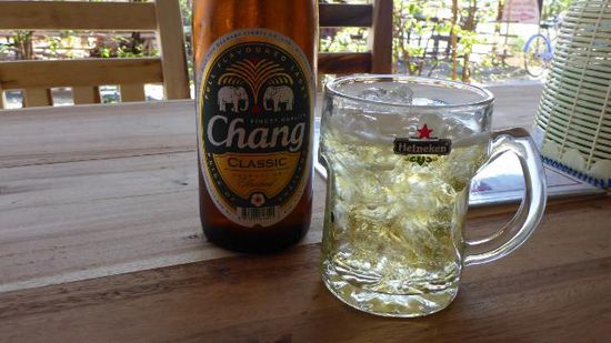 ...und ein Chang (allerdings mit einem Glas voller Eis serviert)