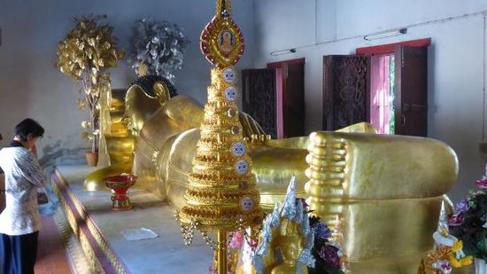 Der erste liegende Buddha des Tages