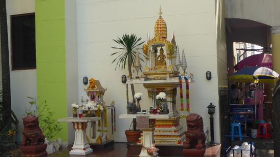 ...und den Hotelaltar hatte ich auch noch nicht entdeckt.