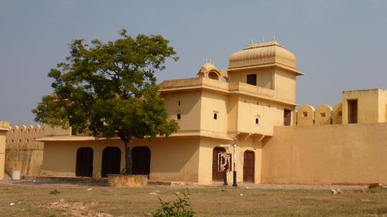 Den Shop habe ich mal ausgelassen, hier ein paar Bilder vom darauffolgenden Stop im Nahargarh Fort und Palace