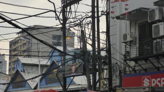 Na ja, als Elektriker sieht man sich so was auch mal an, aber es wurde auch gearbeitet, seht selbst im nächsten Bild.