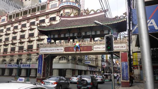 Raus aus dem chinesischem Viertel und über die Brücke nach Intramuros, aber vorher....