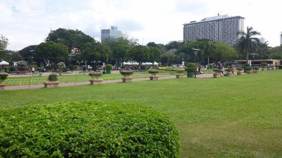 Der Rizal-Park, ein grüner Fleck in der Großstadt.