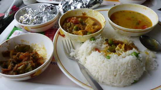 ..und dann ein indian Veg-Meal, abends zum Dinner nochmal in ähnlicher Kombination