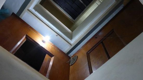 Unxd diesen Aufzugschacht ohne Aufzug müssten meine damaligen Mitreisenden noch kennen, Shanti-Guesthouse, mühsam der Weg nach oben, aber...