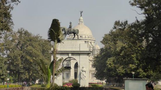 Hier der erste Bliick auf das Victoria Memorial