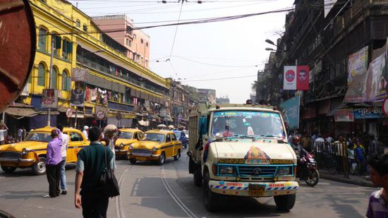 Habe mich lieber hier durchgequetscht und bin durch andere Gassen gelaufen..