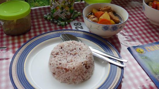 Und zum Frühstück Chicken Adobo, lecker (auch um 8 Uhr!)