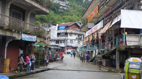 Auch hier gibt es städtisches Leben, wenn auch etwas weniger als z.B. in Manila