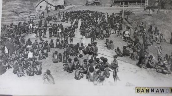 Im Banaue-Museum waren ganz viele alte Fotos, hier mal einz vom früheren Dorfplatz