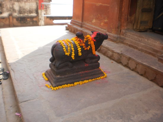 Hinter dem Palast noch ein kleiner Tempel