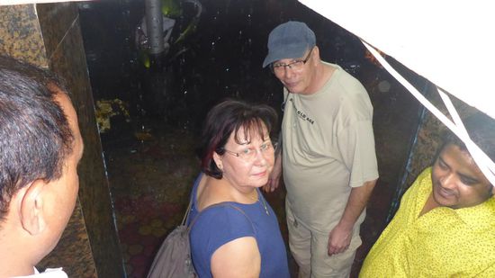 sollen wiR zurück gehen???    Ja, dass machen wir und warten....