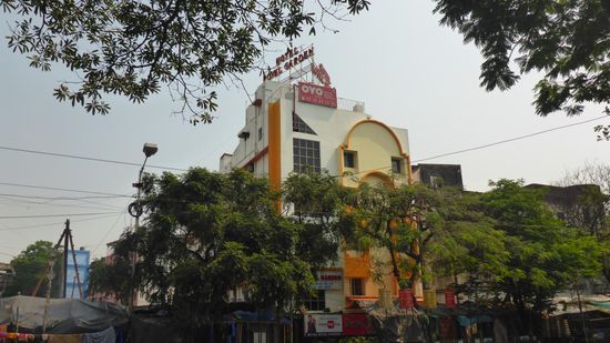 Hier auch mal ein Bild vom Hotel, von innen wollt ihr das gar nicht sehen, oder...