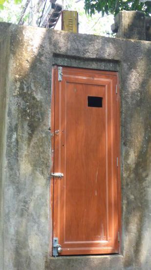 Plumpsklo wie bei Oma...