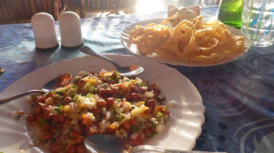 Masala Peanuts und Onion rings