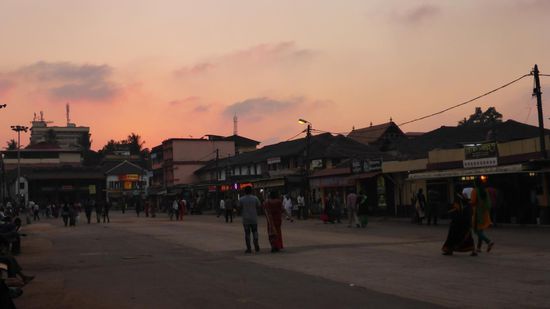 Abendstimmung im Tempelbezirk.