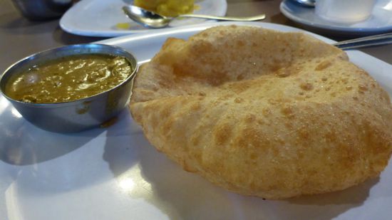 .... ein Poori Kurma...