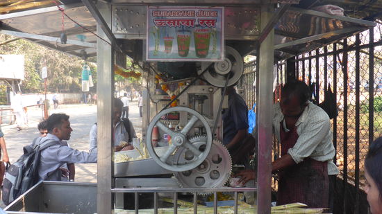 Zuckerrohrsaftpresse..