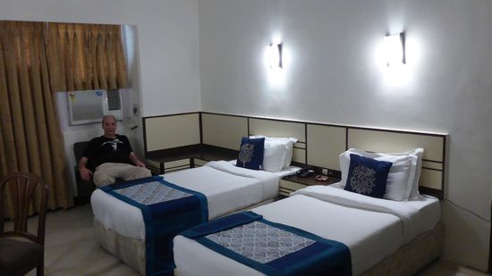 Schönes großes Zimmer....