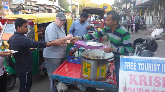 Dann musste doch noch was am Starßenrand gegessen werden
