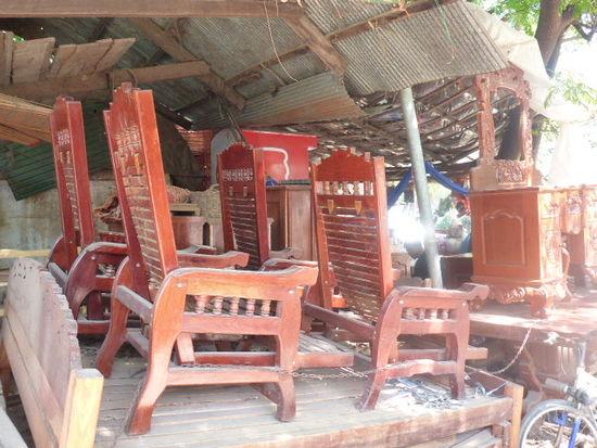 Eine „Möbelfabrik“ in Siem Reap.