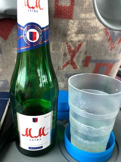 Ein " Grenzübergreifendes Animationsgetränk" (O-Ton Monika!) im "Sankt-Jakobus-Becher"