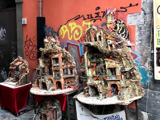 Krippen vor  moderner Kunst ?