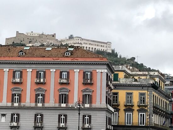 Das Castel Sant´Elmo über der Stadt.
