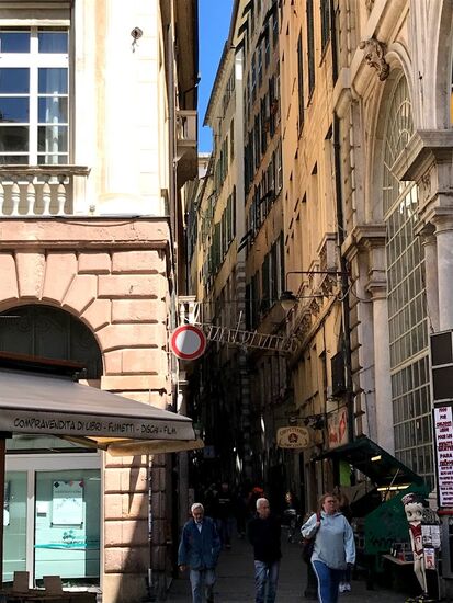 Die Gassen werden enger.