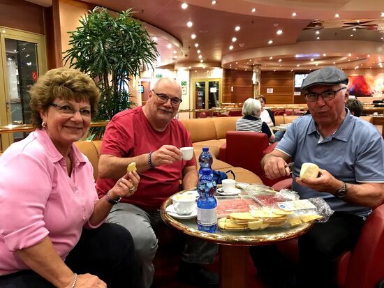 Bernd und Monika hatten auch Proviant dabei, ich durfte mitessen, sehr lecker