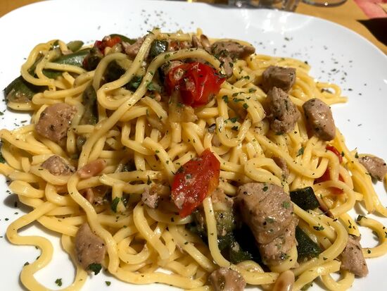 ... und lässt es sich schmecken!