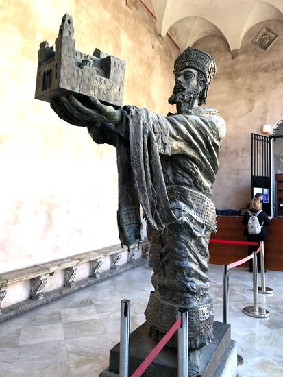 Der Eingang zum Dom.