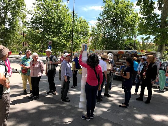 "Alles in Deutsch!Nur 5 Euro" und einen Haufen Postkarten für 1 Euro. Na gut, die müssen auch Geld verdienen (von mir diesmal nicht ).