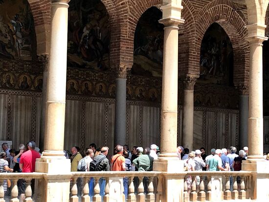 Auch hier heute eine lange Schlange...