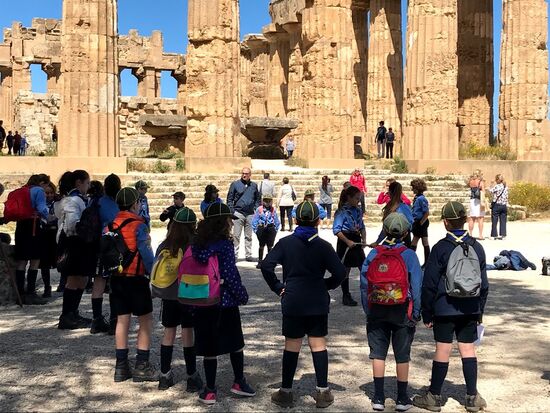 Und Pfadfinder sind auch da.