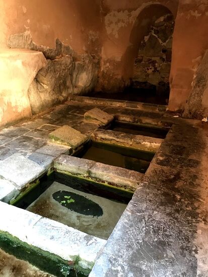 Das Lavatio Medievale, von den Arabern gebautes Waschhaus mit fließendem Wasser.