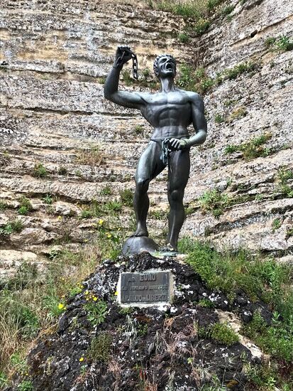 Wenn ich jetzt behaupten würde, ich hätte dafür Modell gestanden, glaubt mir sowieso niemand, also lasse ich es... 