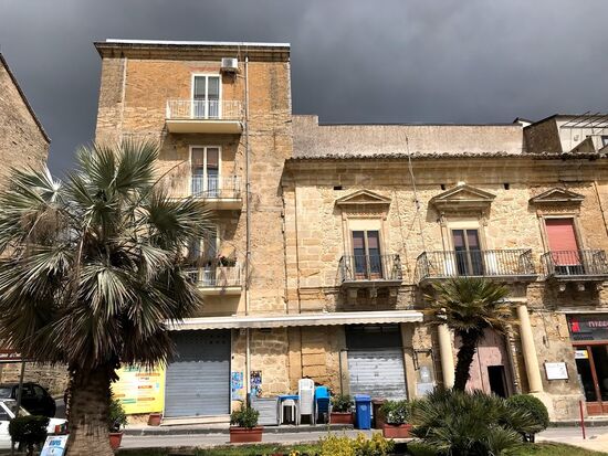 Die Wolken werden dunkler, aber es bleibt (fast) trocken.