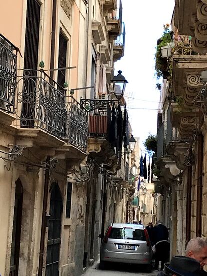 Auch hier wird es in den Gassen eng.