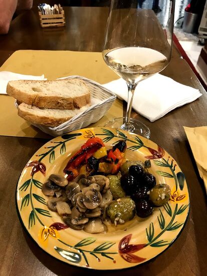 .... und Antipasti del giorno, sehr lecker.